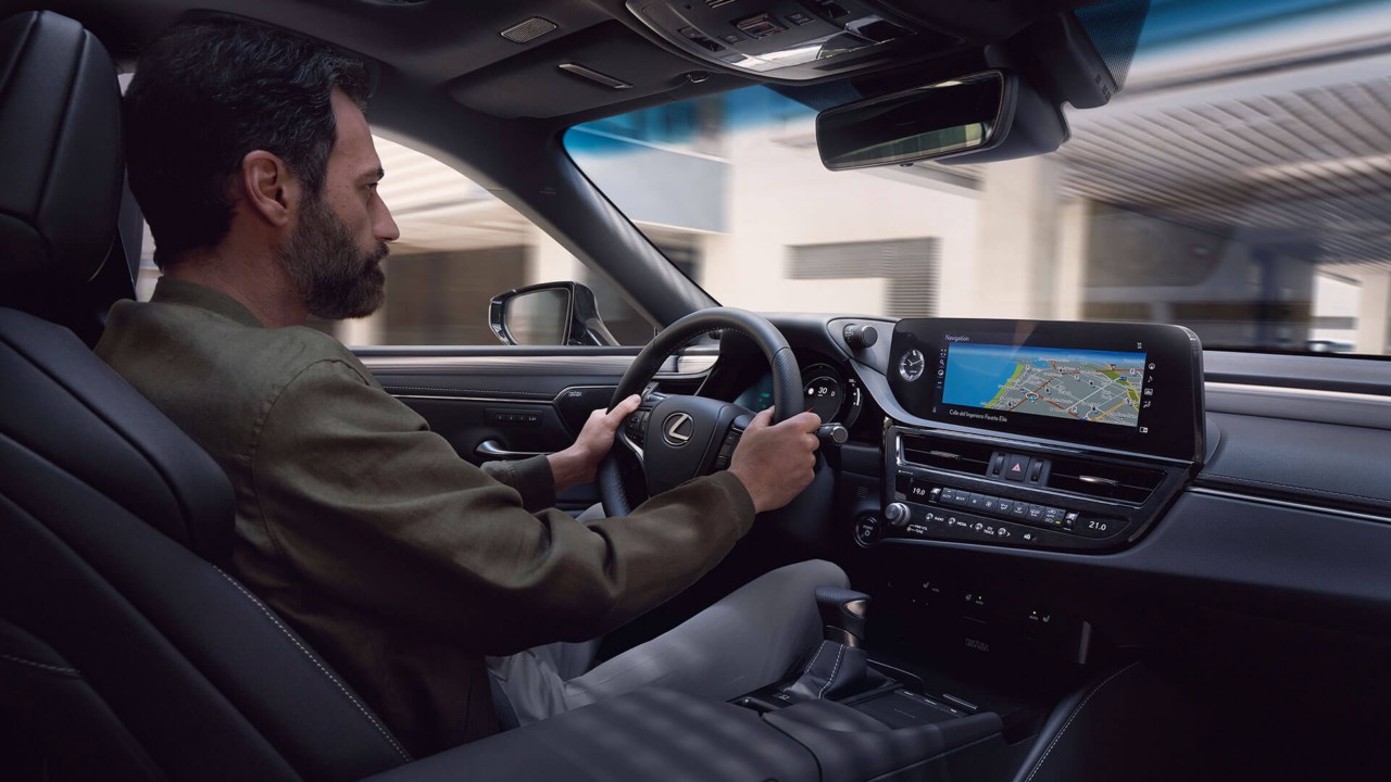 2022-lexus-es-overview-gallery-lifestyle-02