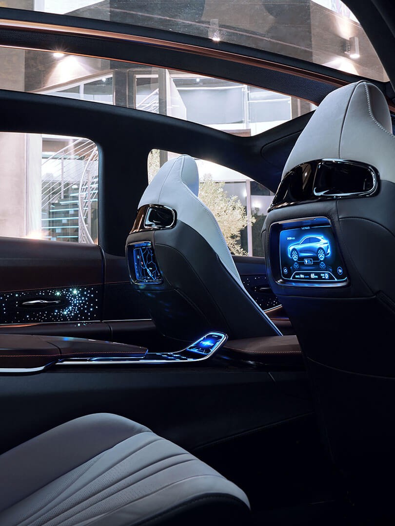 inside Lexus lf-1 limitless