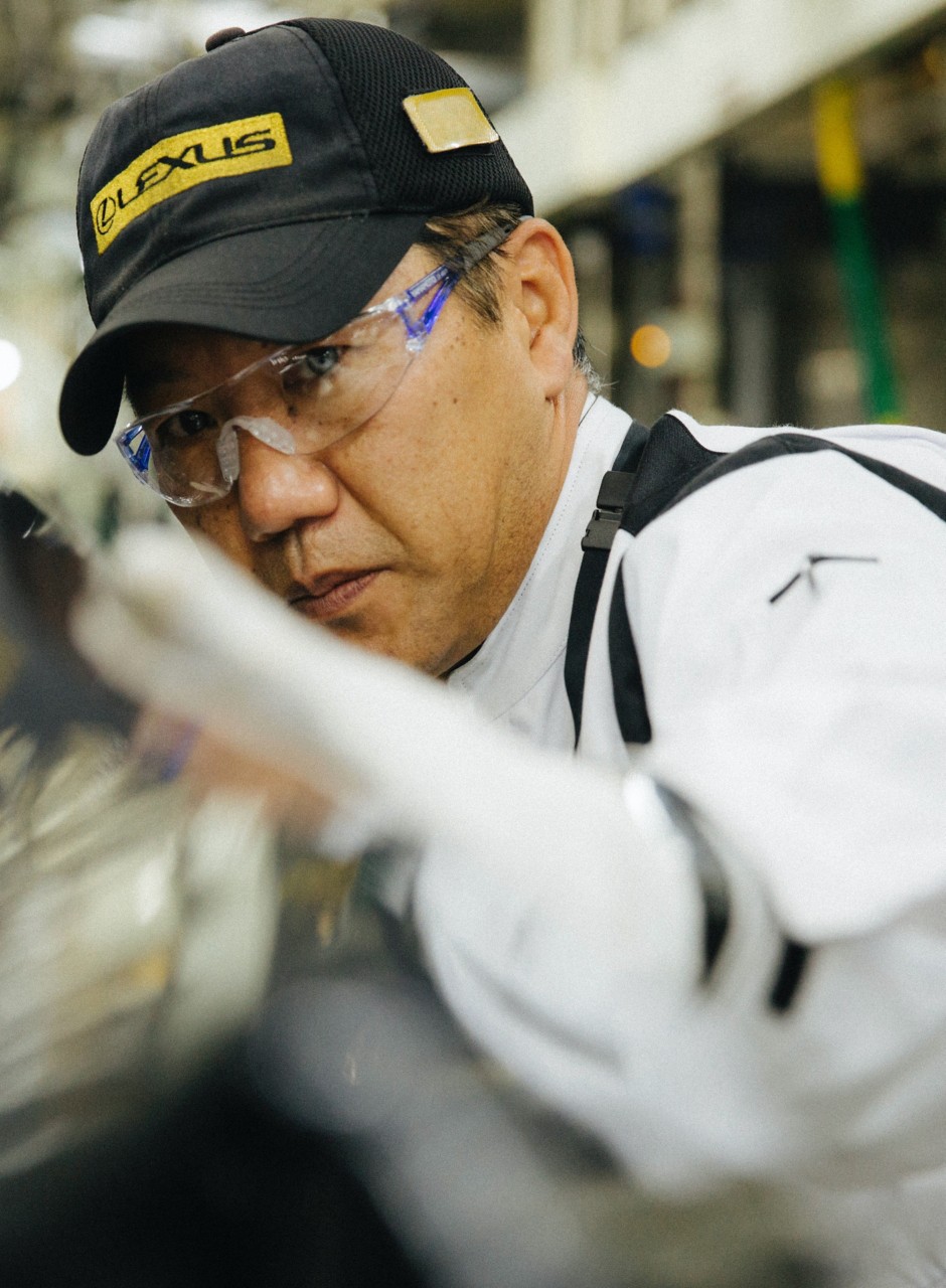 man focusing in a Lexus lab