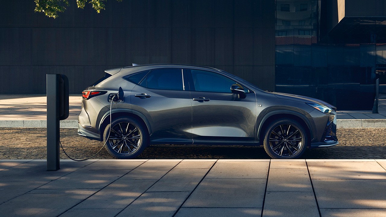 Lexus NX 450+