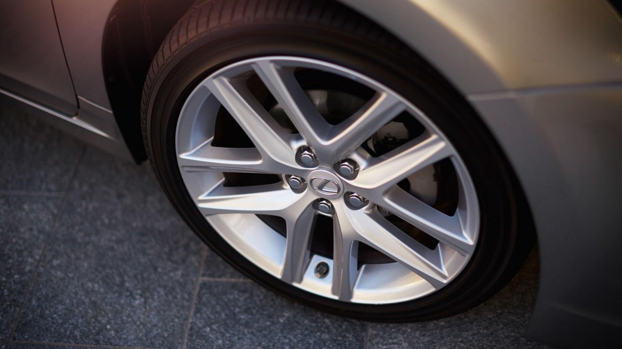 Lexus CT 200h tyre