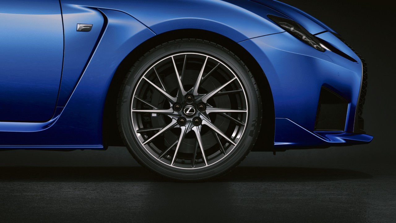 Lexus RC F tyre wheel