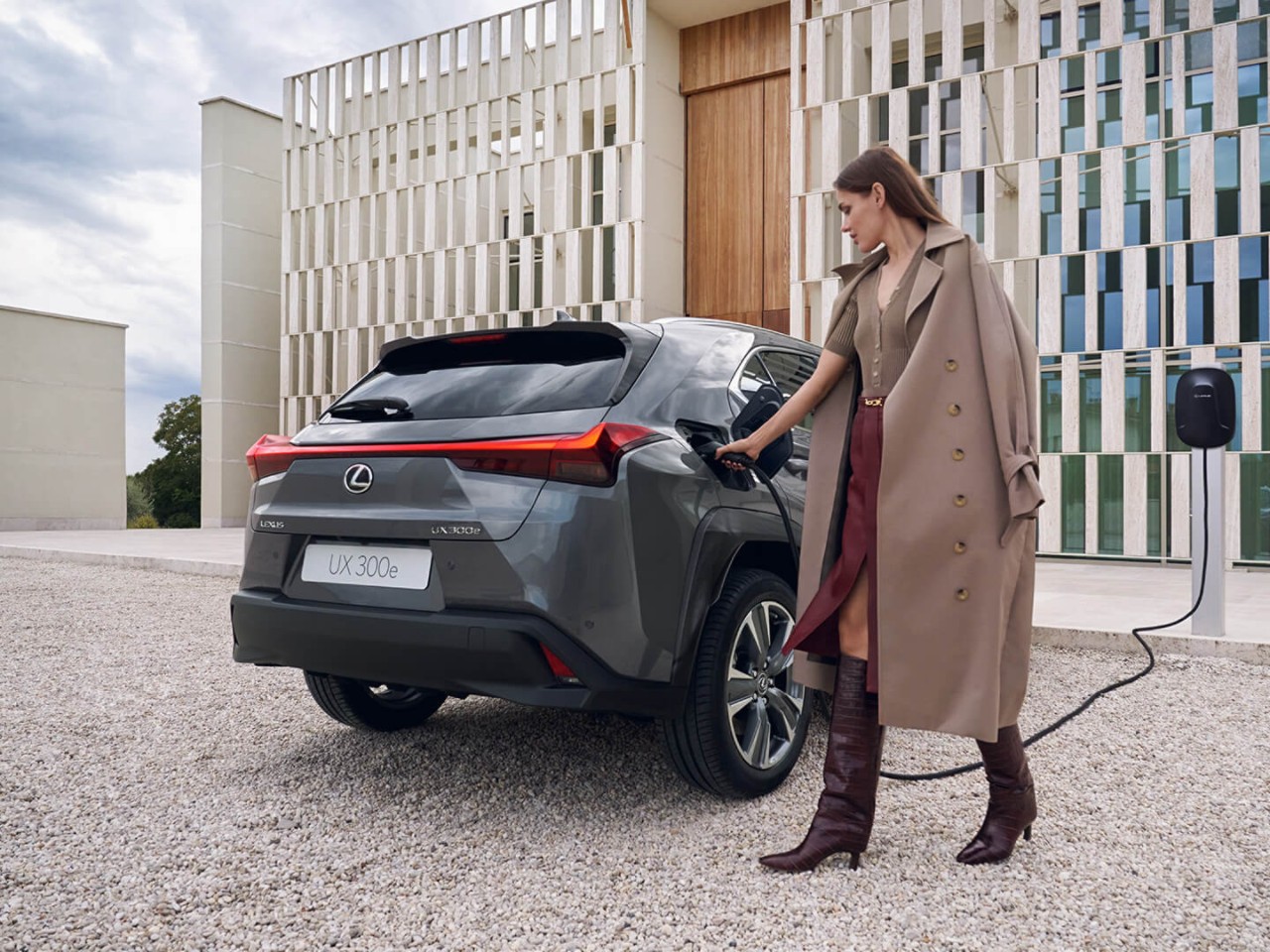 Lexus UX 300e charging