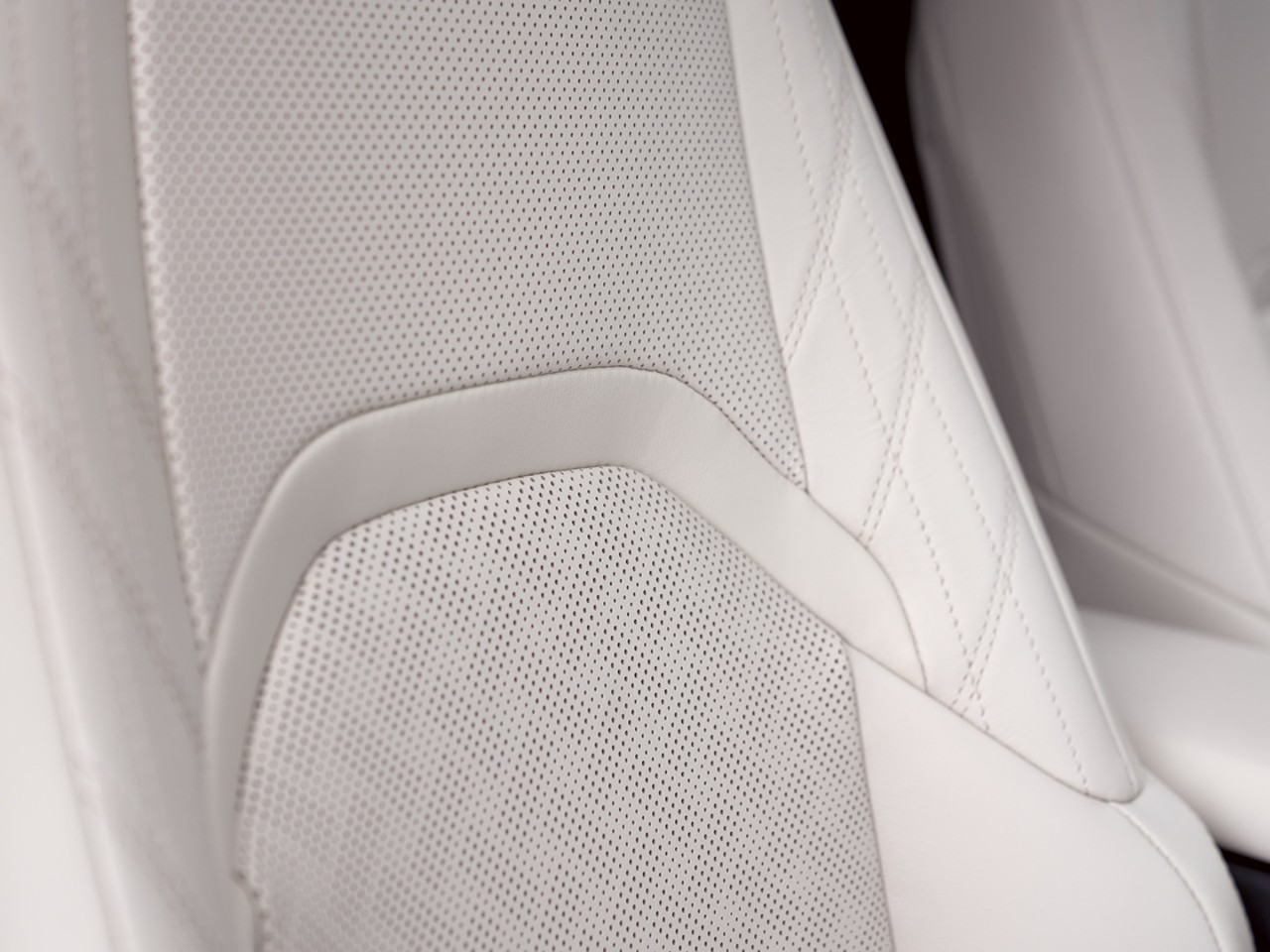 Lexus UX 300e Sashiko leather upholstery