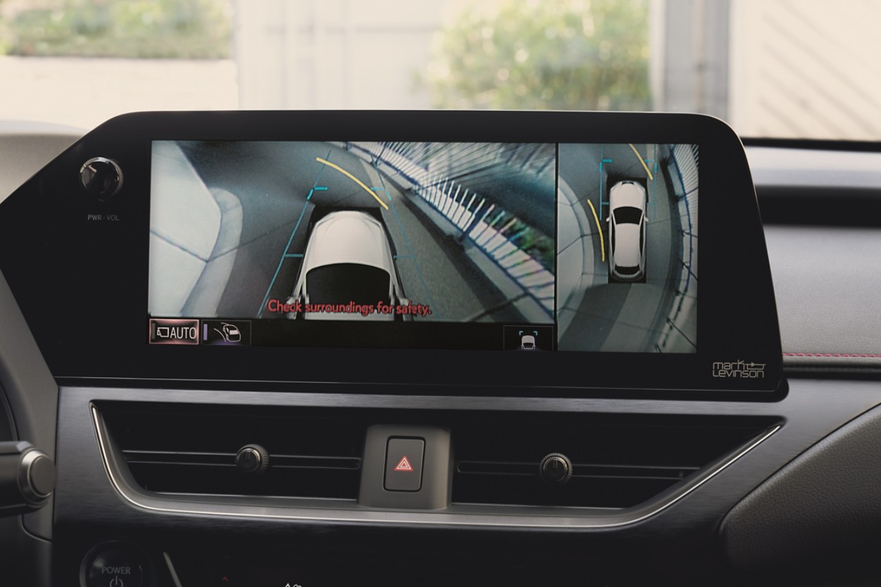 Lexus UX 300e parking sensor