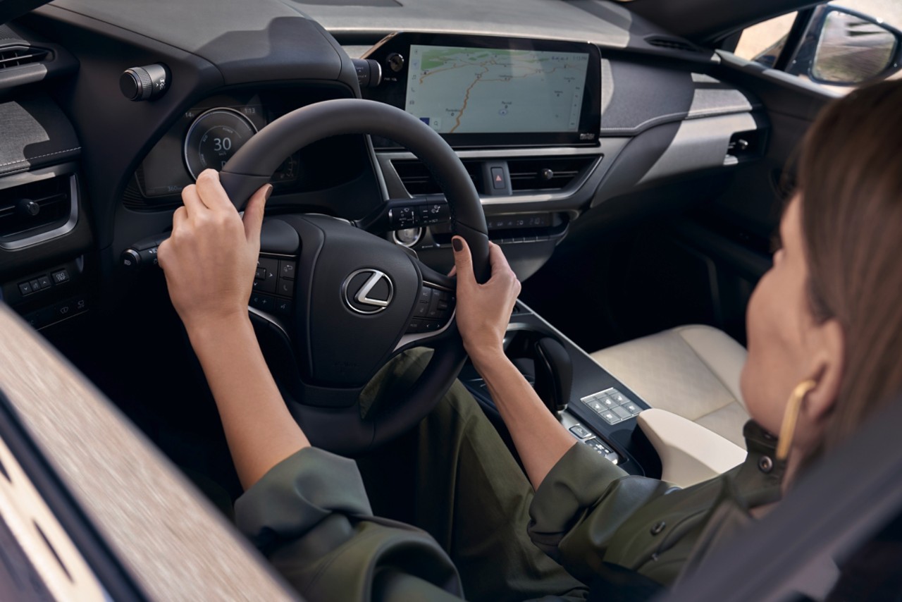 Lexus steering wheel controls