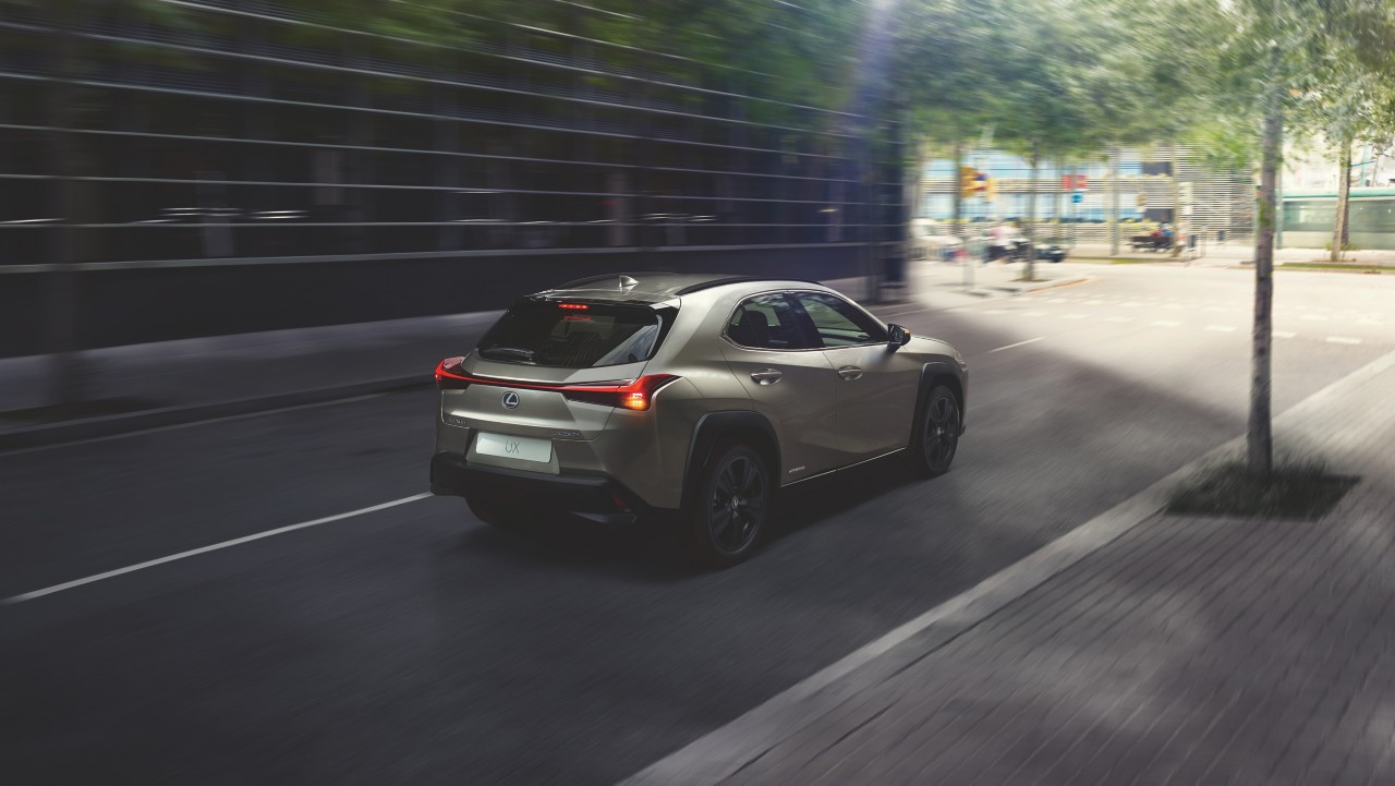 lexus ux driving
