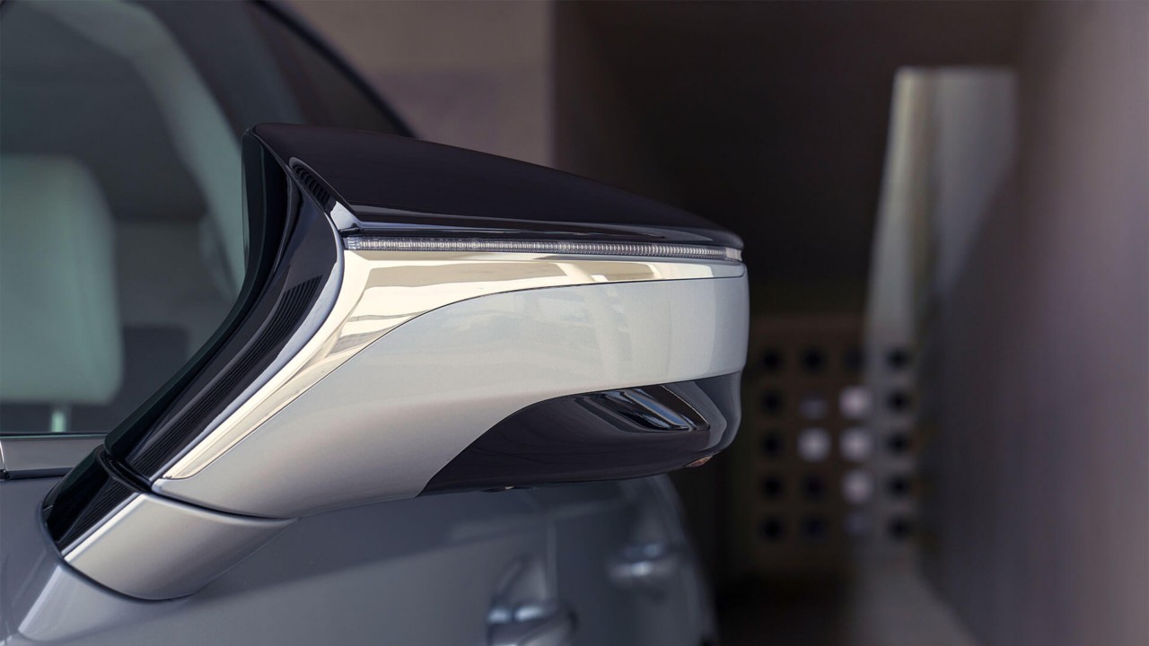 Lexus LS wing mirror