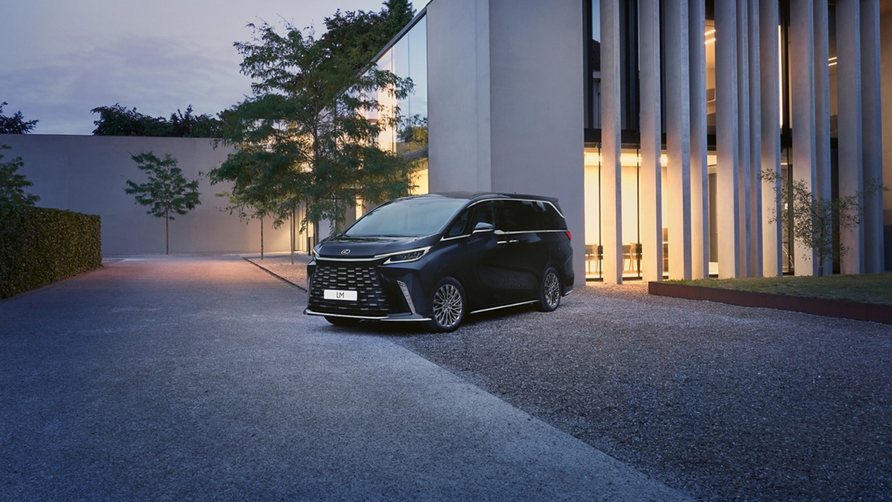 Lexus LM